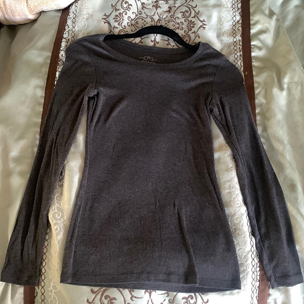 Grey old navy top